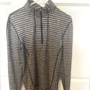 Lululemon Men’s 1/4 zip shirt